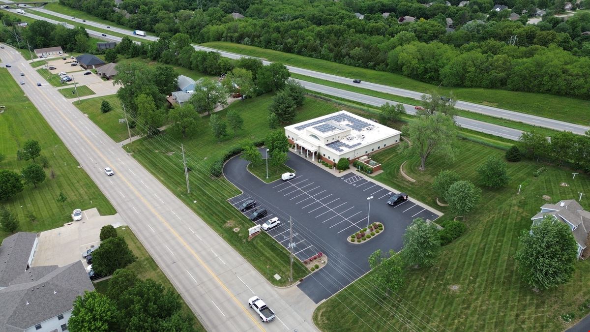 2111 N Woodbine Rd