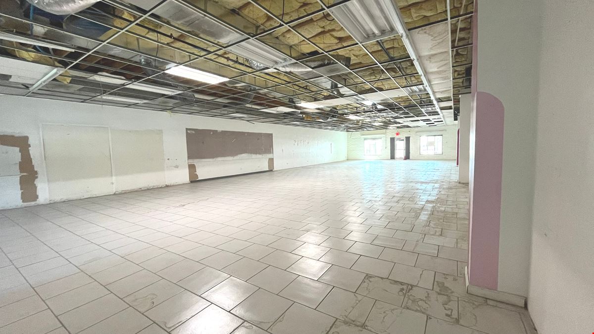 Retail Space Available in San Luis- 680 N. Main Street