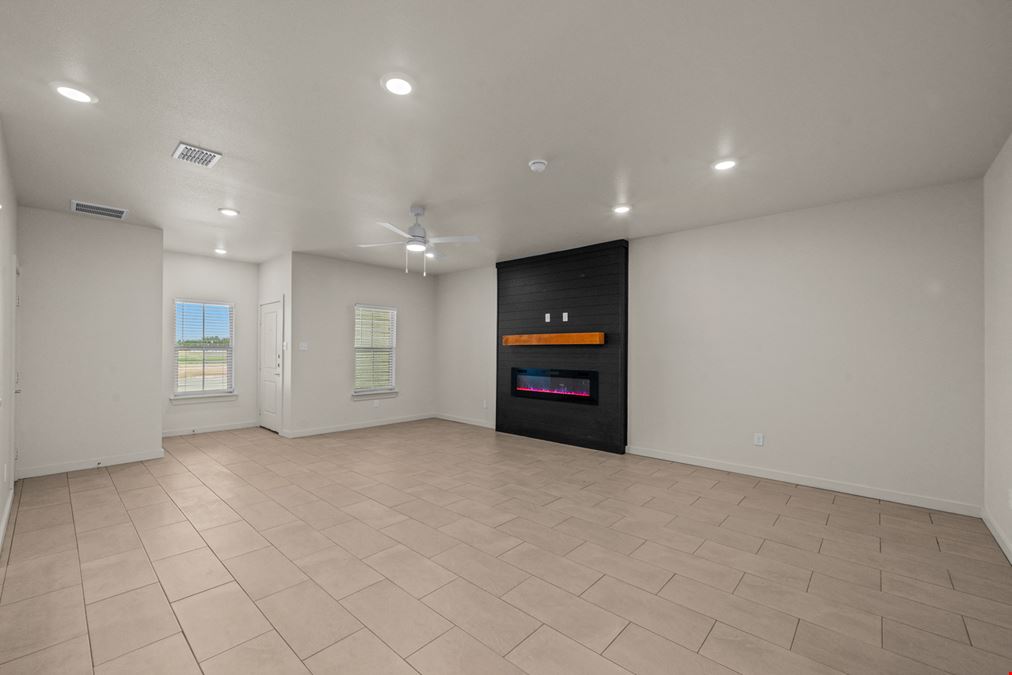 41st Street Luxury Townhomes