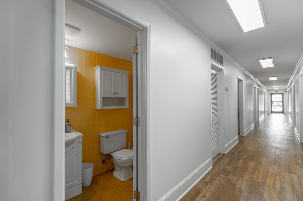 Small Professional Office Spaces in Red Bank for Lease