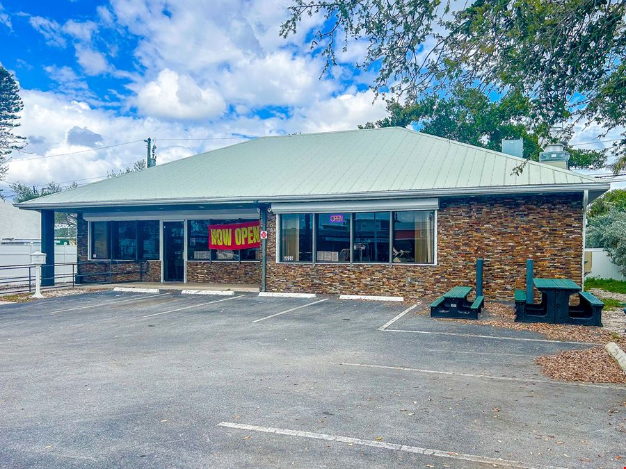 St. Pete Beach Retail / Restaurant-Equipped Building