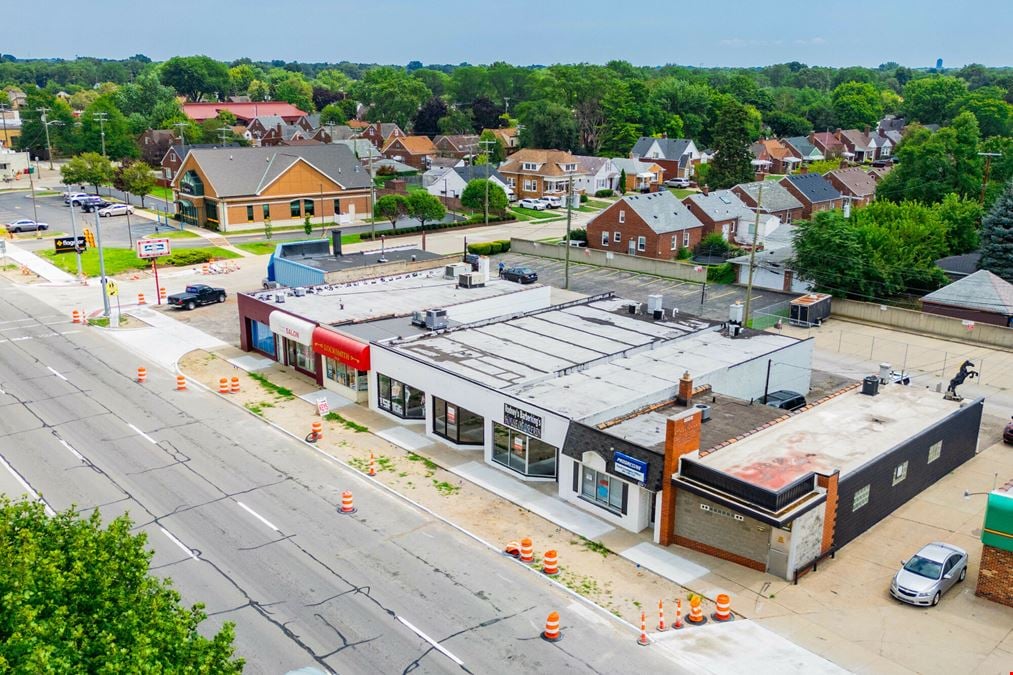22220–22228 Gratiot Avenue (Units: 22220, 22224, 22228)