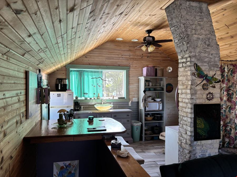 Candle Cottage – Turnkey Gift Shop & Business Opportunity