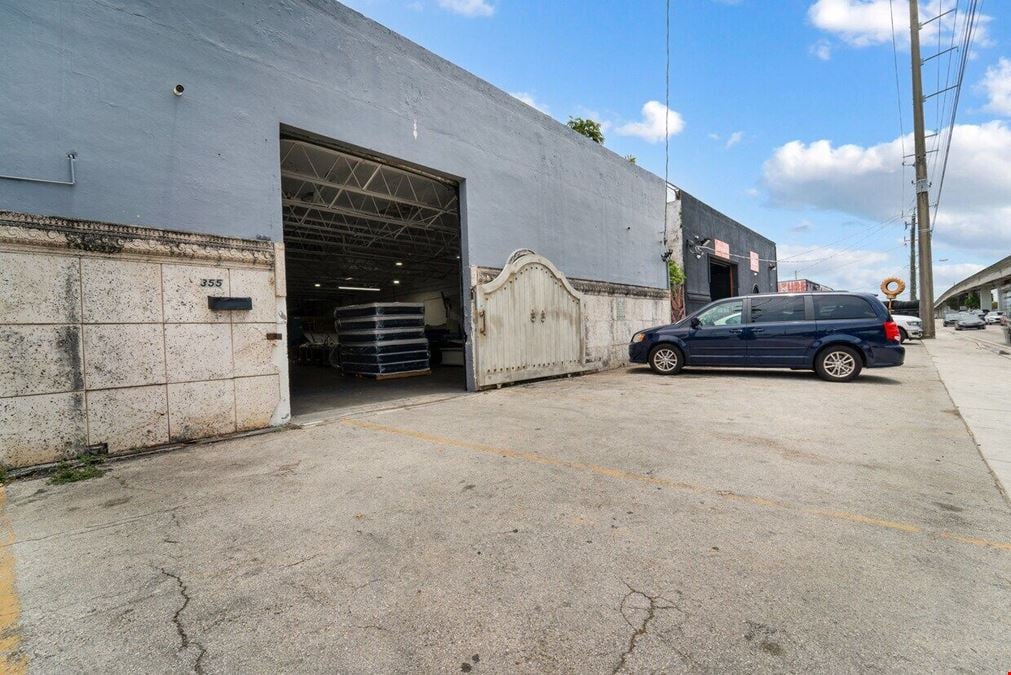 355 W 21 St