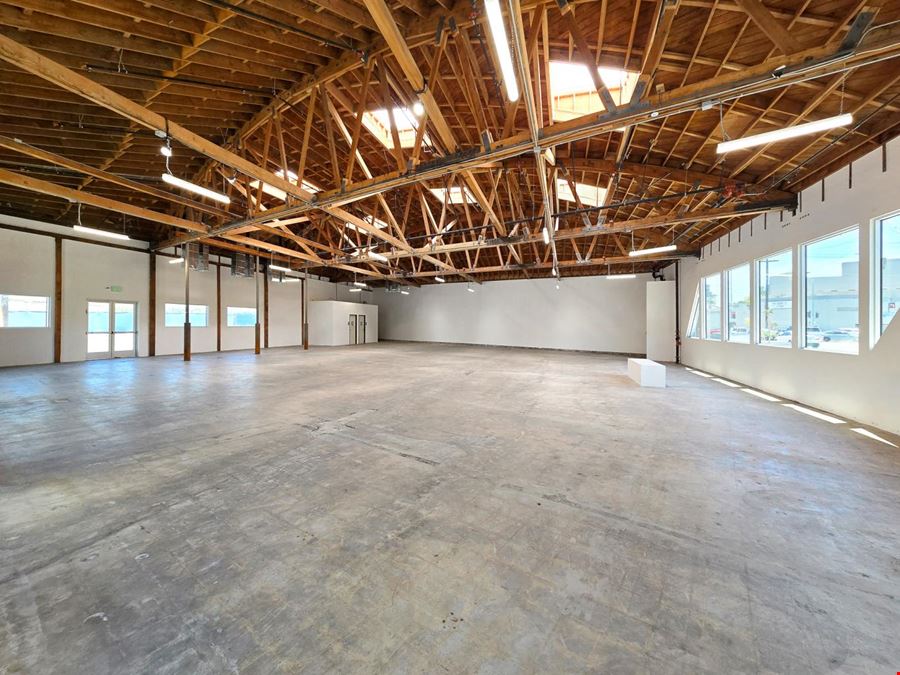 5075 W Adams