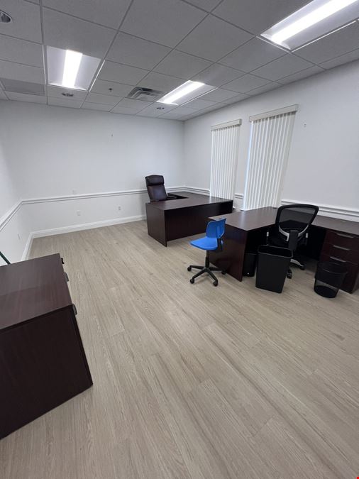 2520 Tamiami Trl N