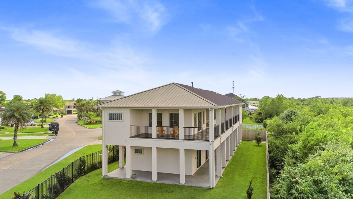 Coastal Charm in San Leon – Minutes from the Bay