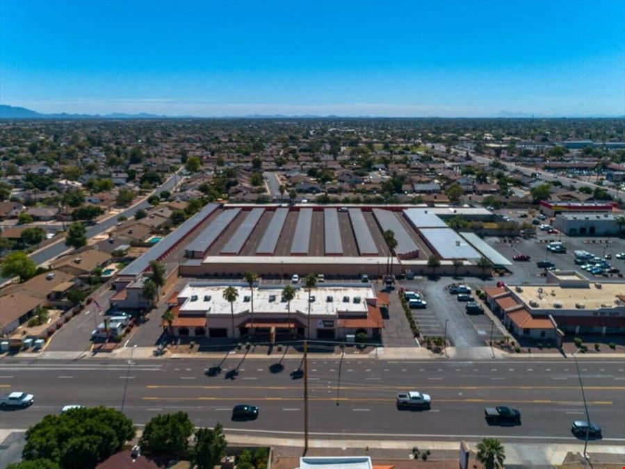 HIGH-VISIBILITY FREESTANDING RETAIL BUILDING