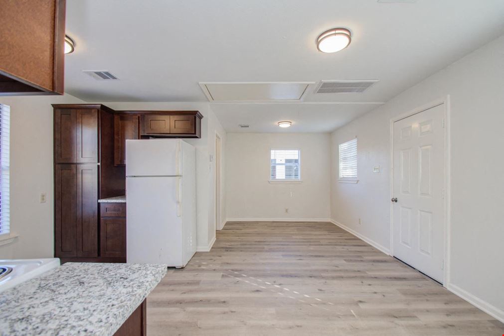 1051 W Little York Rd, Houston, TX 77091