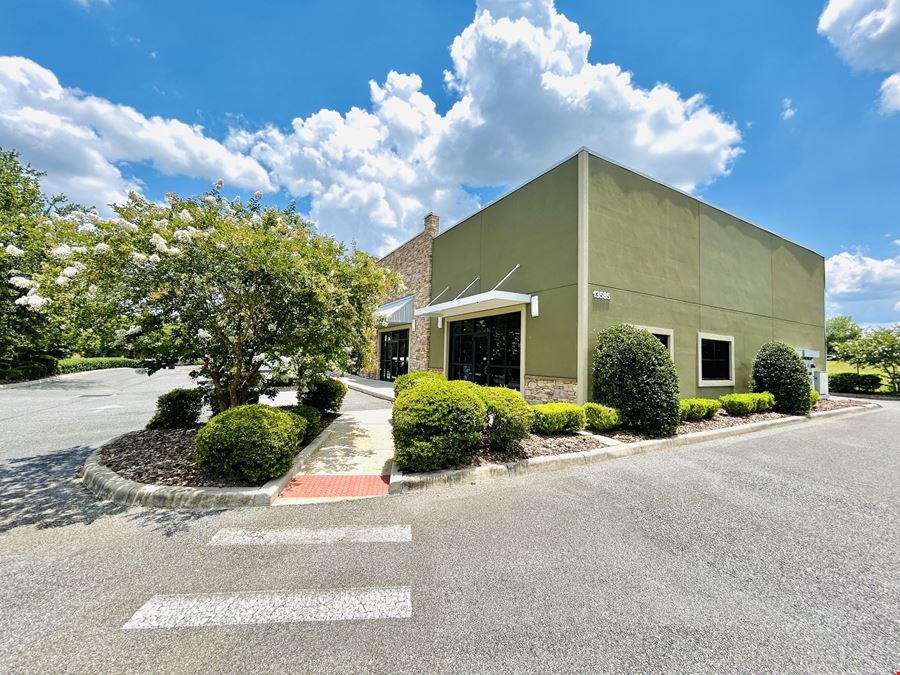 Alachua Retail Showroom for Lease