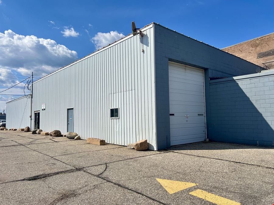 622 N Riverfront Dr