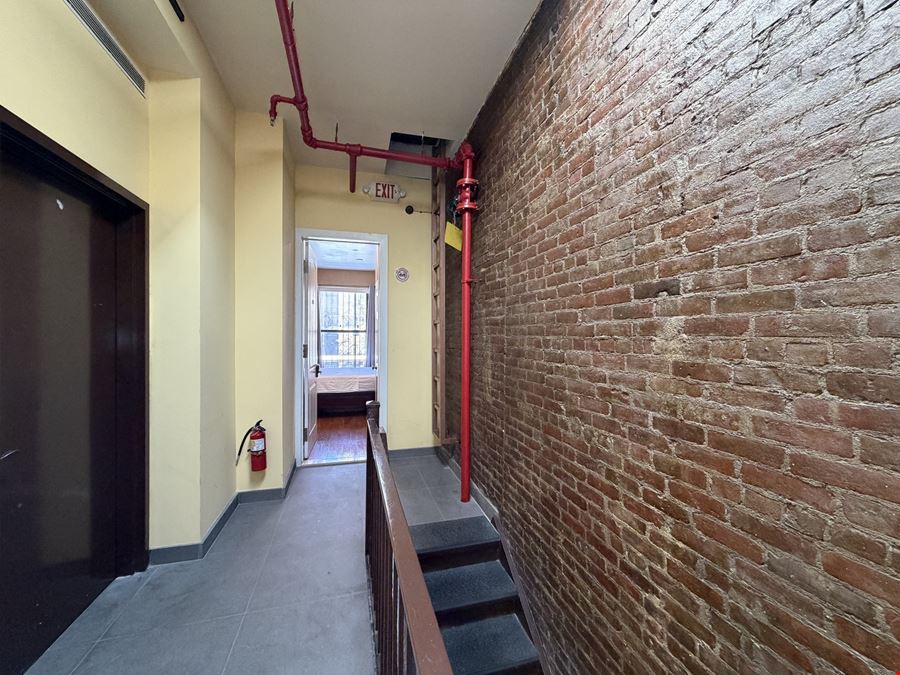 365-367 West 46th Street