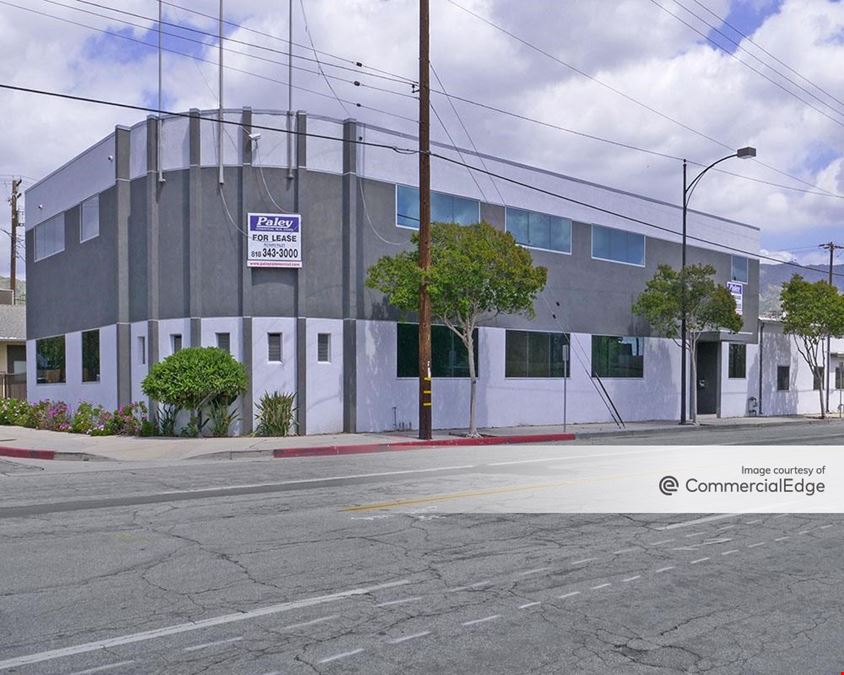 3101 & 3111 Winona Avenue