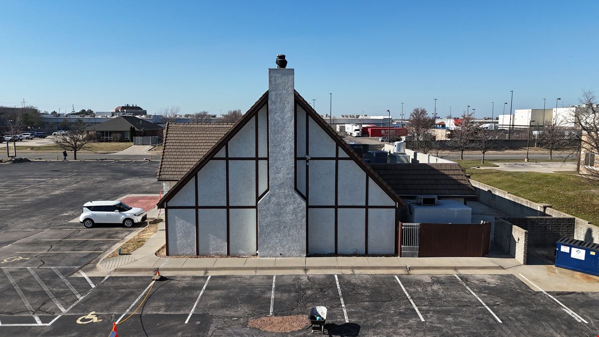 Free-Standing Commercial Building on 1.35 Acres with Abundant Parking