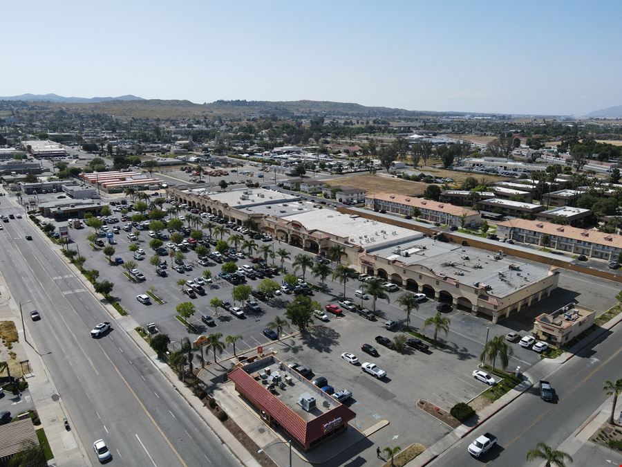 Perris Landmark Plaza