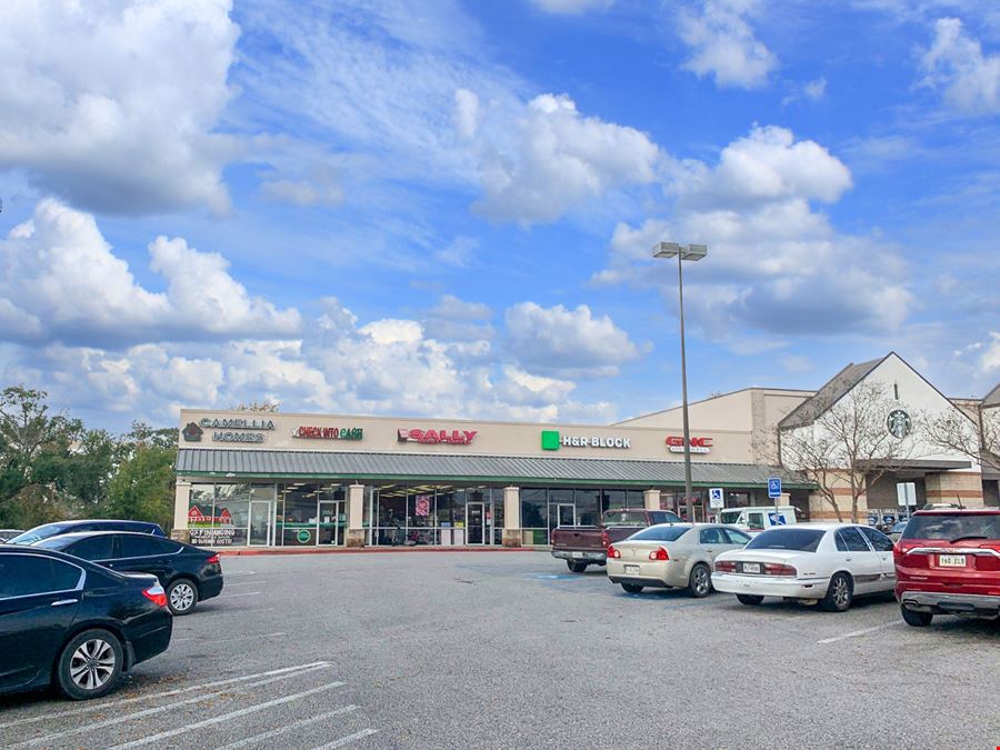 Sulphur Plaza: Endcap and Inline Suites in Kroger-Anchored Center