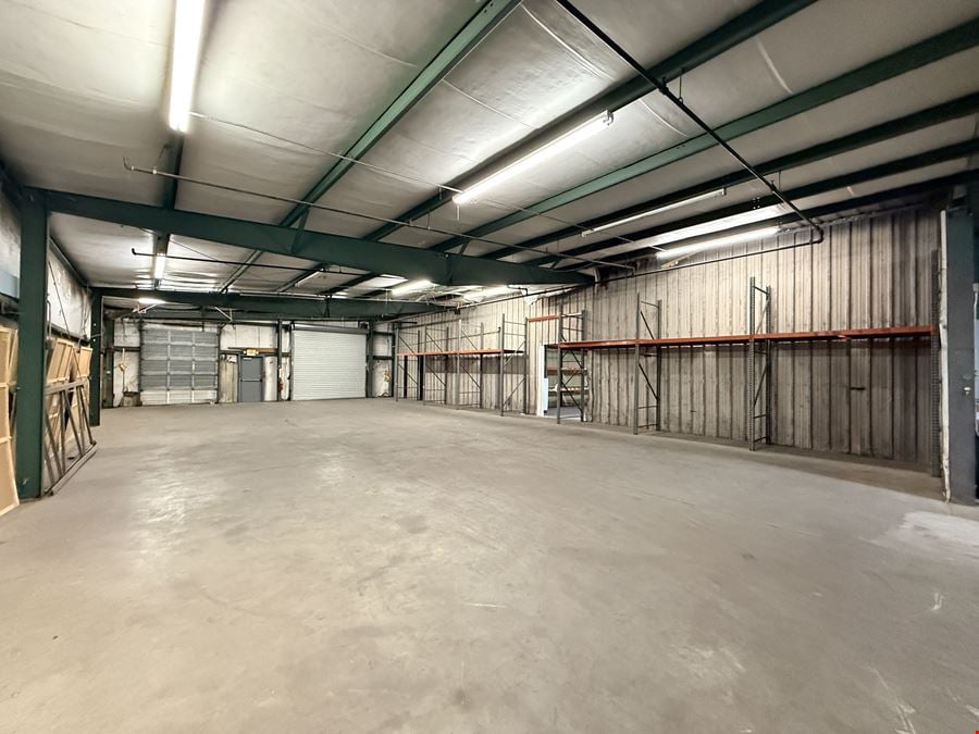 Stand Alone Warehouse Near Polk Parkway