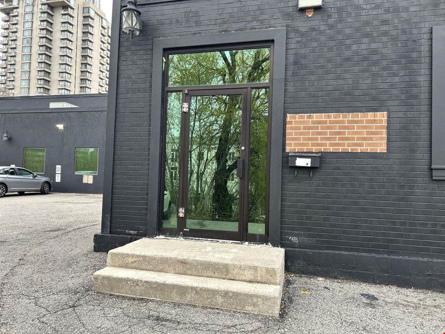 25 Lesmill Rd, North York, ON M3B 2T3