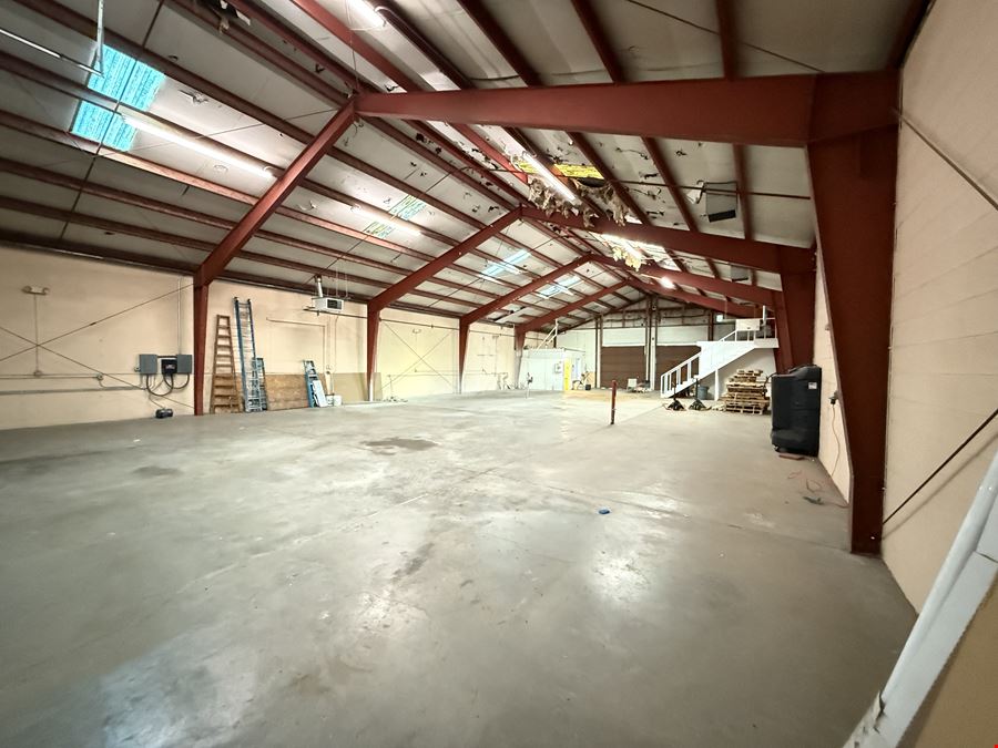 Bite Size ClearSpan Industrial Gem Near the Big I