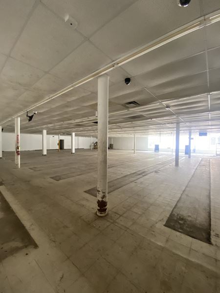 Preview of commercial space at 1714 Laketon Rd