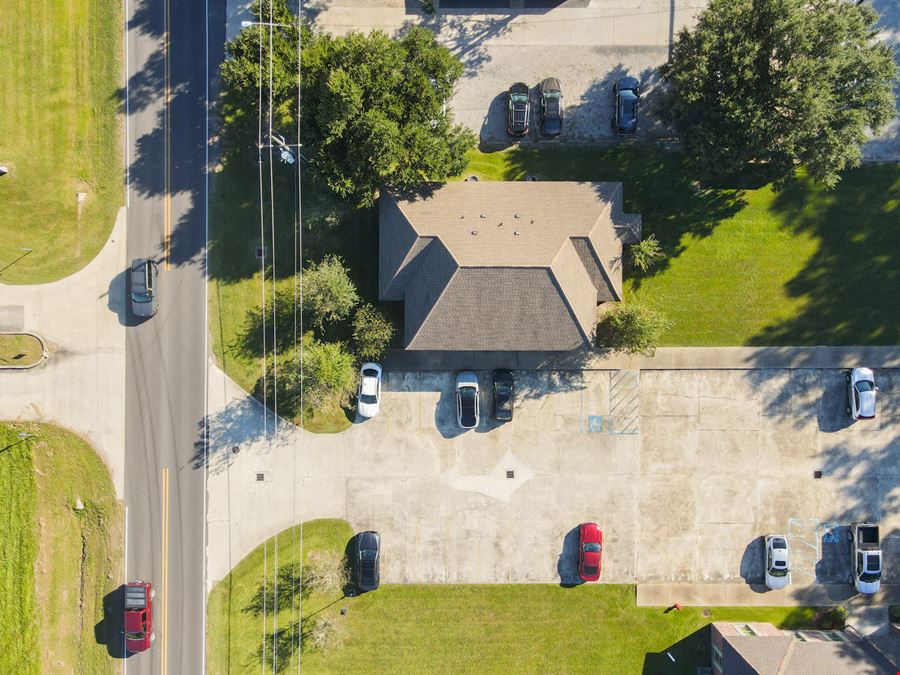 Gonzales Garden Office Ideal for Owner Occupant or Investor