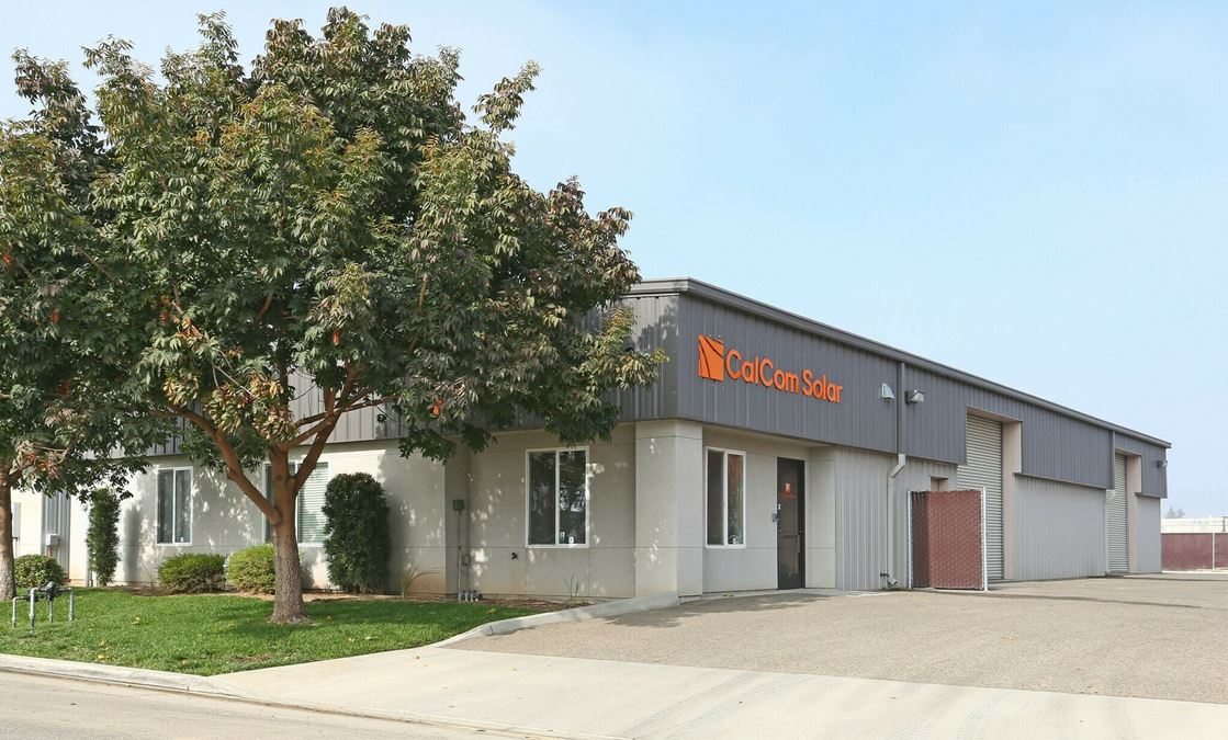 ±4,856 SF of Office/Warehouse Space Located in NW Visalia