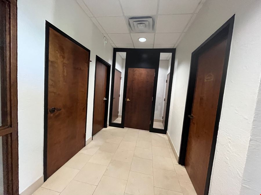 800 SF ~ Professional Office Space For Lease ~ 1st Floor