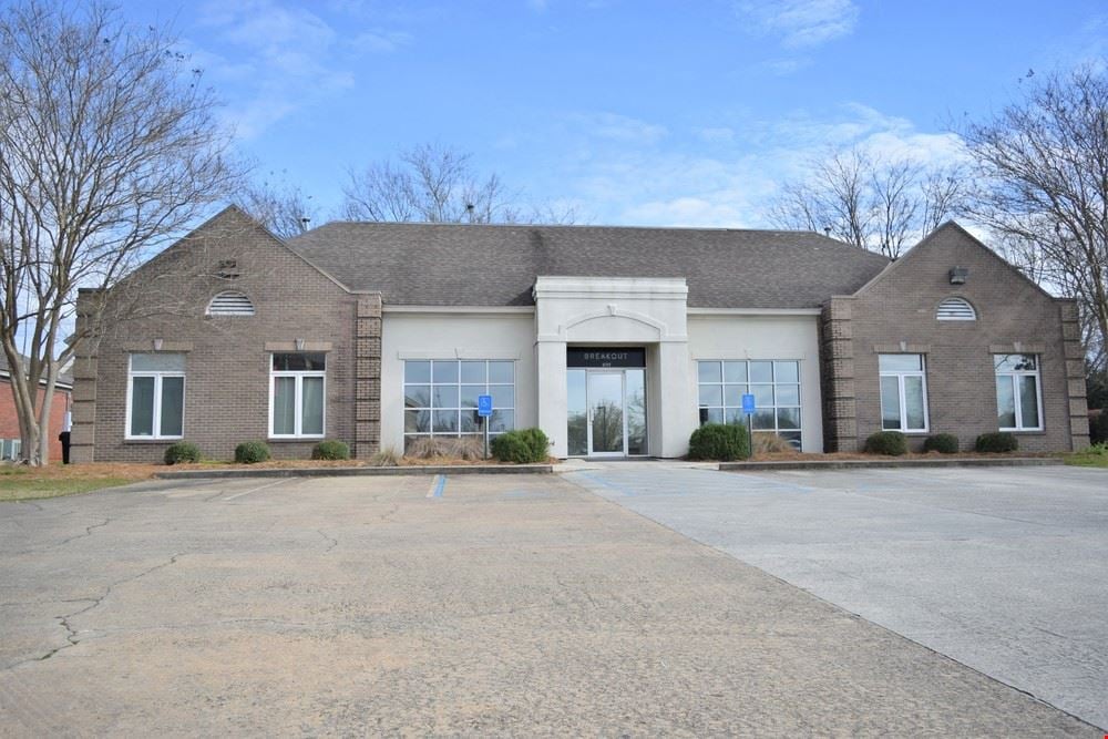 6715 Taylor Ct