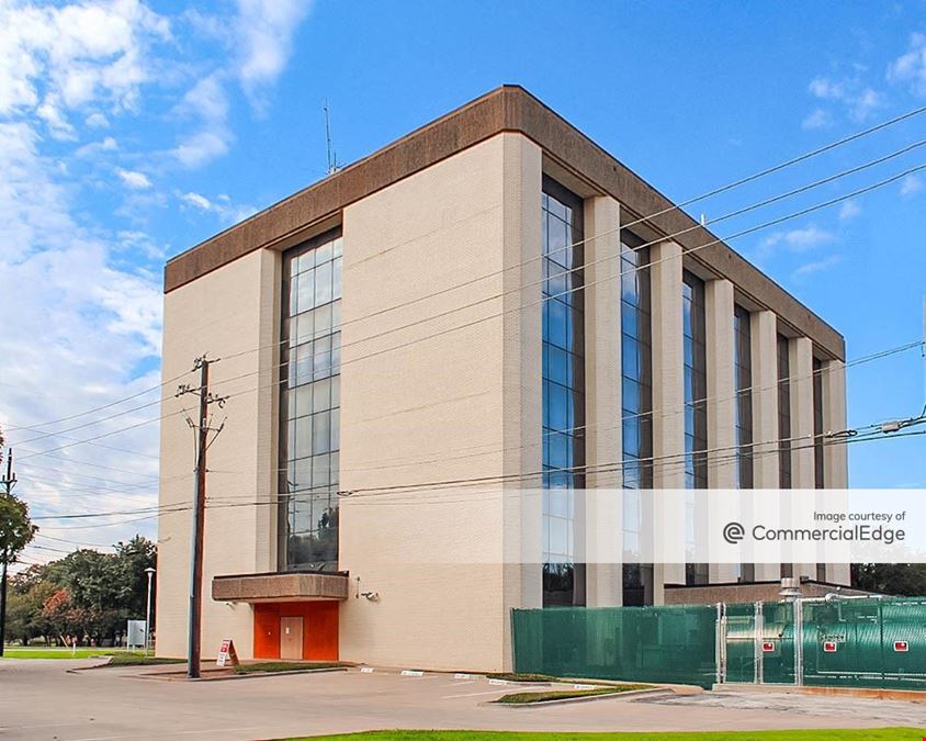One Cockerell Plaza