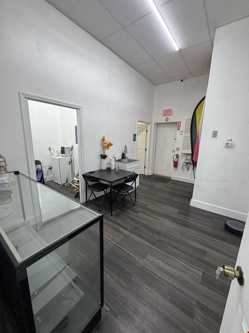 3045 Gulf Breeze Pkwy | 1,188± SF for Lease