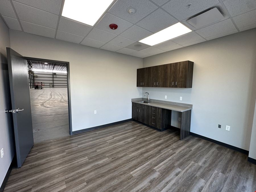 75,160 SF Premium Distribution Center for Lease