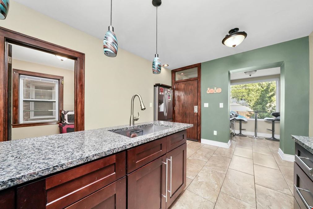 6933 S Washtenaw