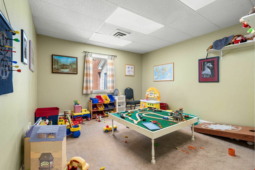 191 Chandler Road, Unit B | Andover, MA 01810 | 3,899 SF | $629,000