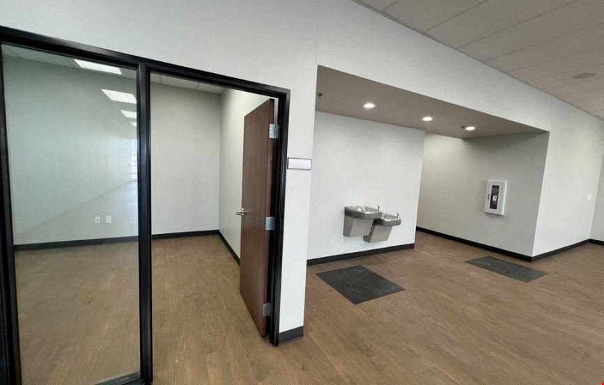 Palm Valley Marketplace SUBLEASE: Suite A08