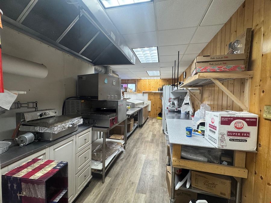 7999 Bamfield Rd