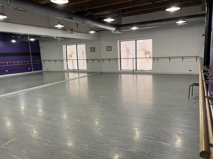 Retail or Office on Elston Avenue Available