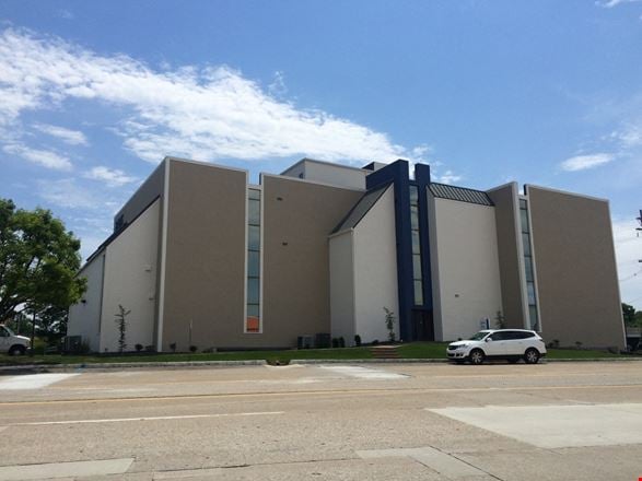 Preview of Office space for Rent at 2425 Highway 41 North