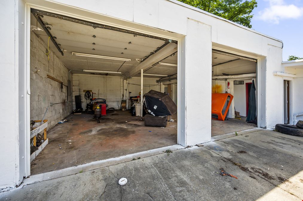 5326 Main St