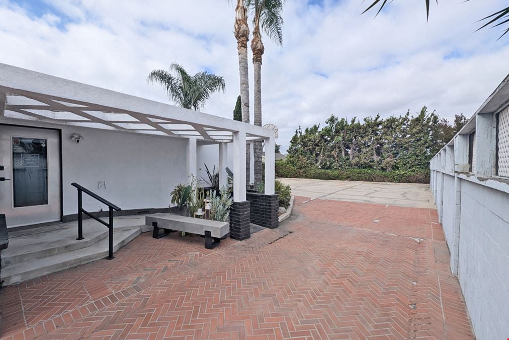 STAND-ALONE PROFESSIONAL OFFICE BUILDING | TUSTIN - NEAR IRVINE