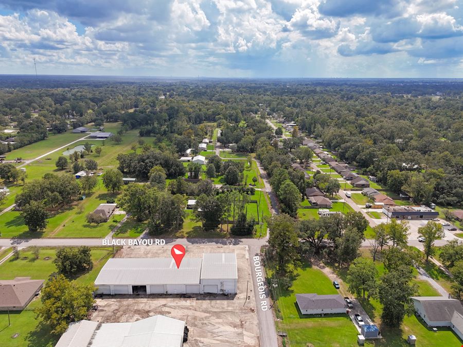 Corner Office / Warehouse ±5 Mins from Airline Hwy