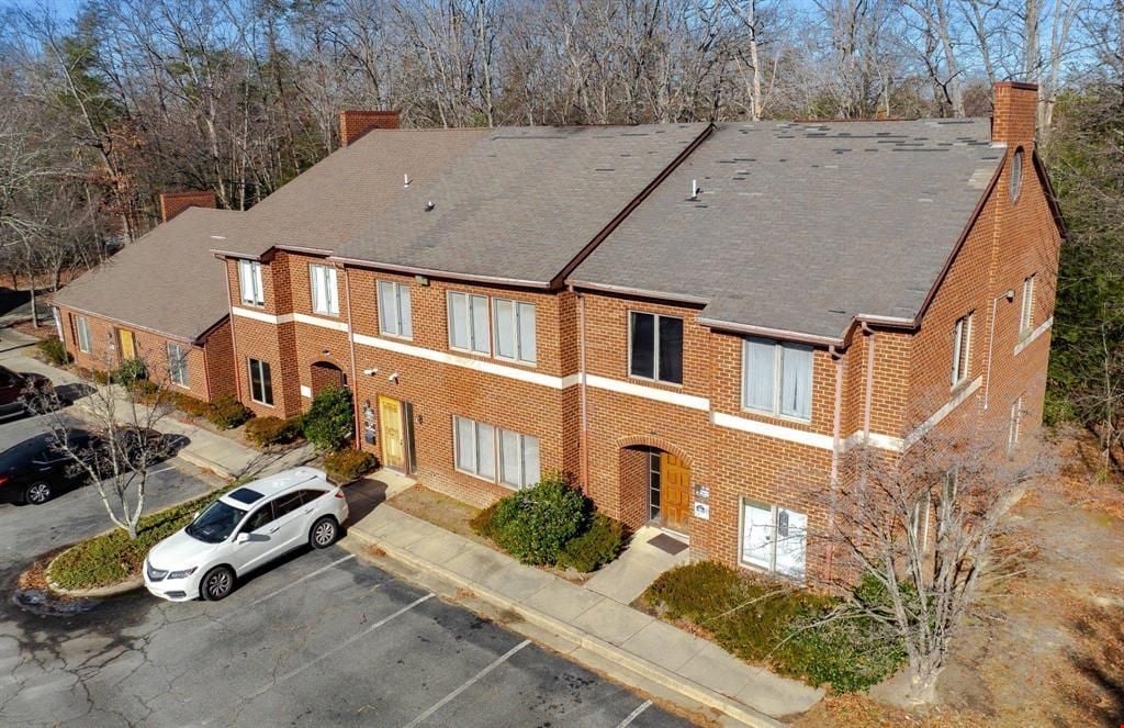 Established Office Campus Minutes from Route 5 & Capital Beltway