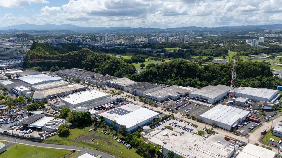 Amelia Office Building – Prime 10,000 SF for Lease in Guaynabo