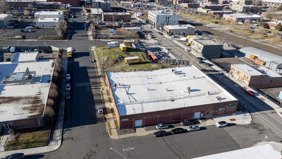 U-District Showroom and Warehouse