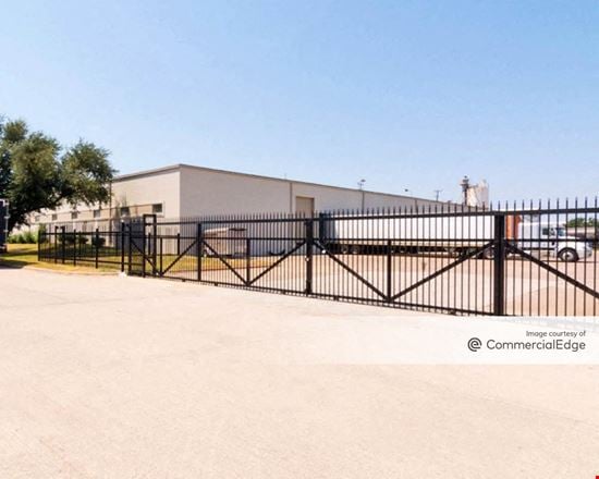 Preview of Industrial space for Rent at 721 111th St