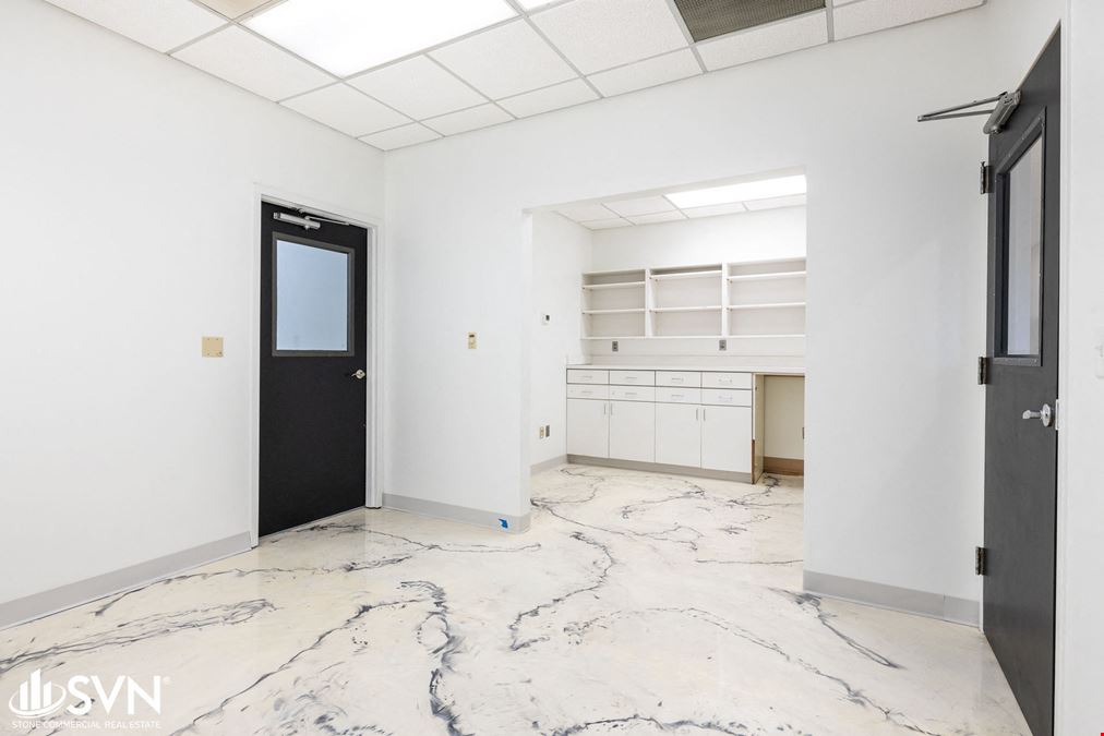 Newly Renovated Professional Office Space FOR LEASE