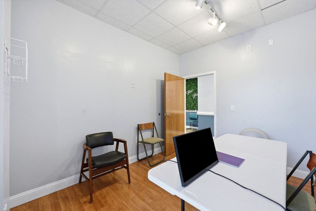 3 Suites at 502 McKnight Drive