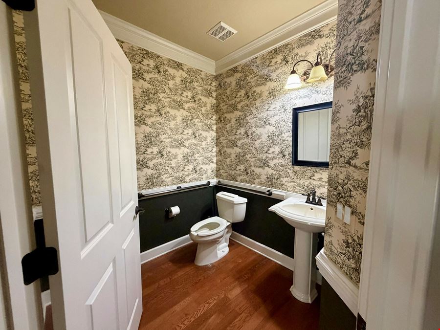 1618 Mahan Center Blvd., Suite 103