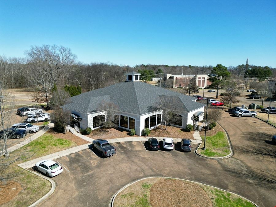 601 Crescent Blvd