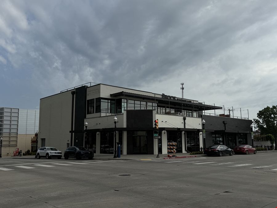 201 E 2nd St - Mixed Use