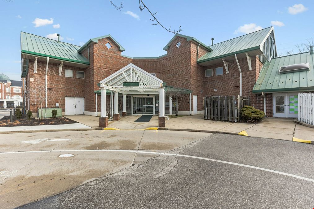 Chagrin Lee Plaza